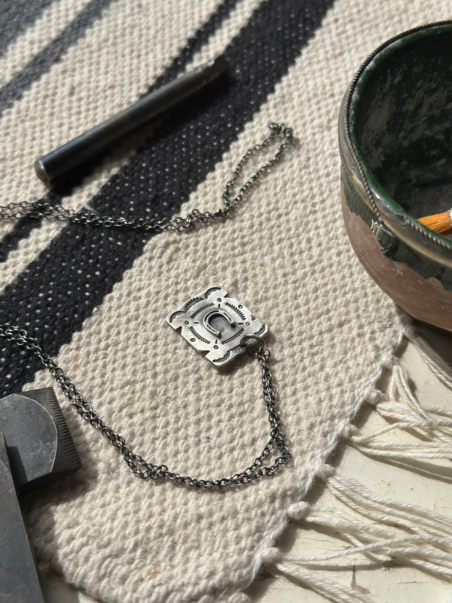 Collier “fer à cheval”
