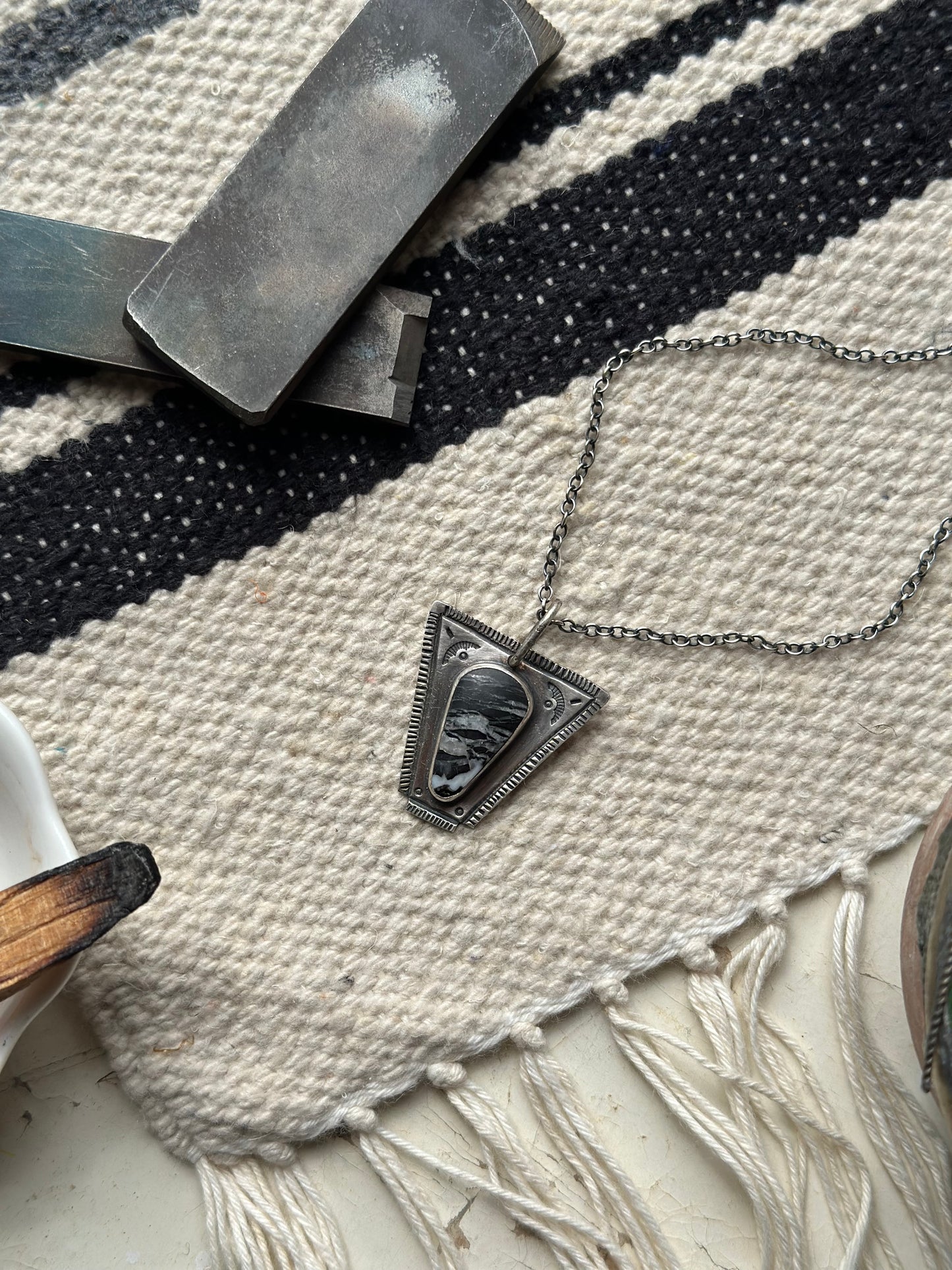 Collier “White Buffalo ”