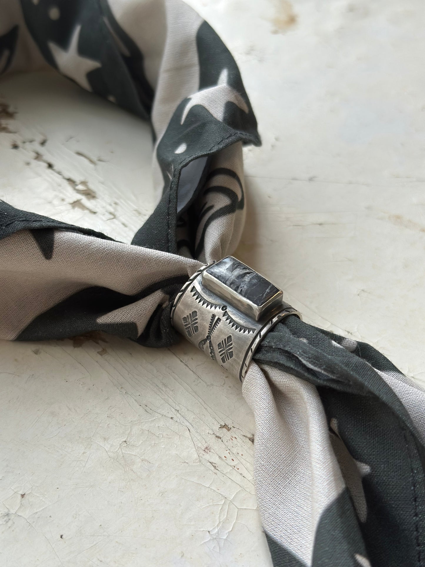 Porte foulard “White Buffalo”