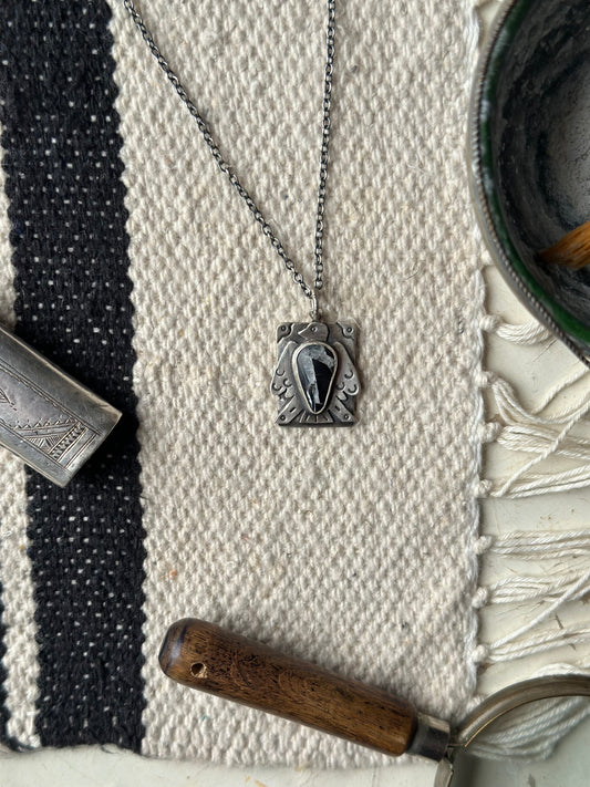 Collier “White Buffalo”