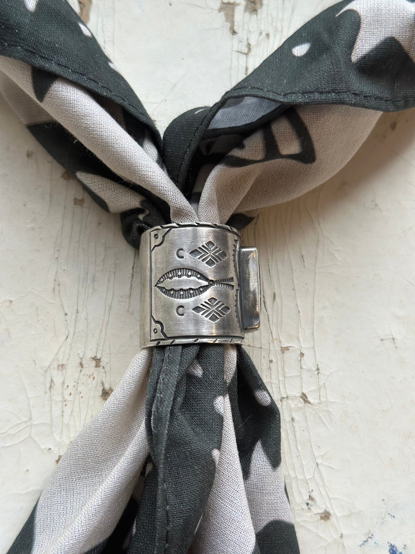 Porte foulard “White Buffalo”