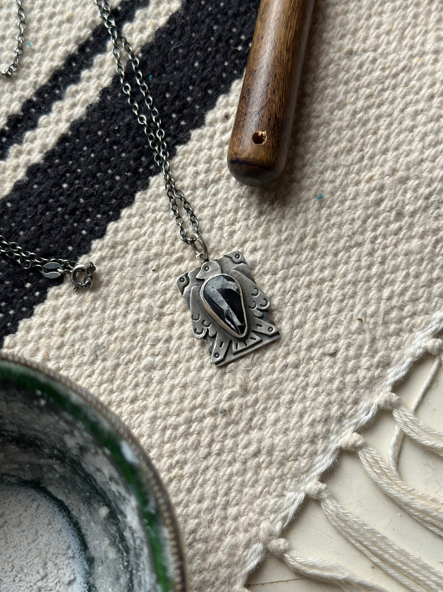 Collier “White Buffalo”