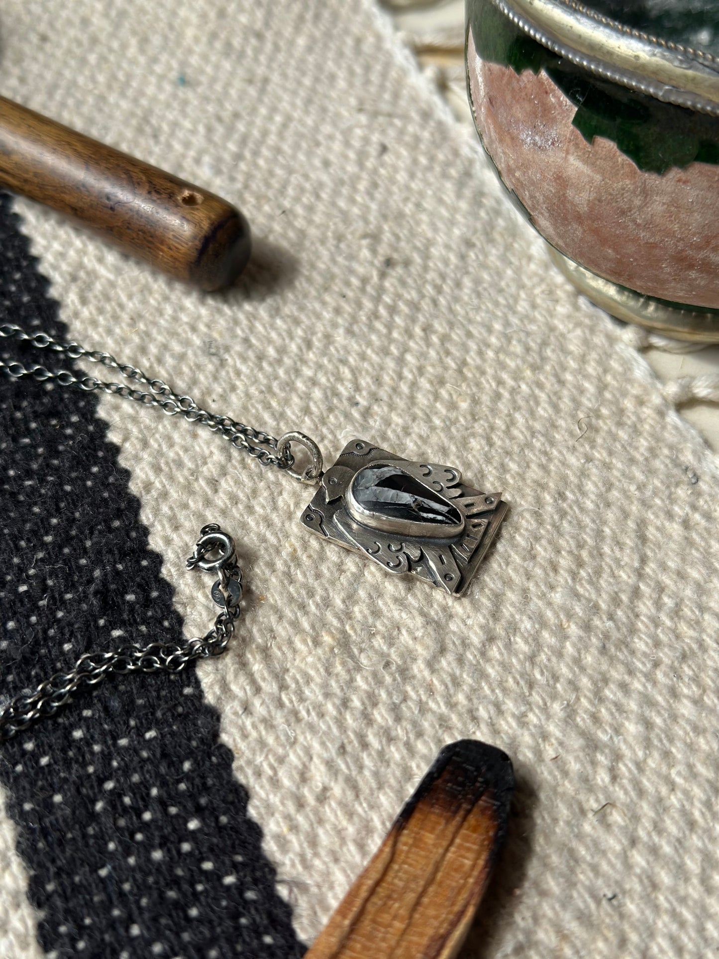Collier “White Buffalo”
